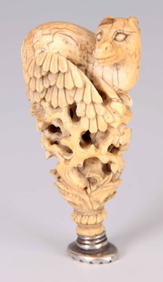 Lot 499 - AN EARLY 19TH CENTURY CARVED IVORY SEAL...