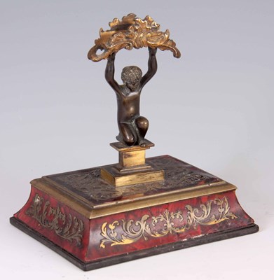 Lot 504 - A 19TH CENTURY TORTOISESHELL BOULLE, BRONZE...