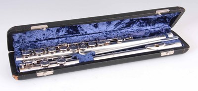 Lot 564 - A SOLID SILVER FLUTE inscribed 'Romilly...