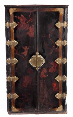 Lot 948 - AN EARLY 18TH CENTURY LACQUERED CORNER...