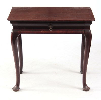 Lot 982 - A GOOD GEORGE II MAHOGANY SIDE TABLE with...