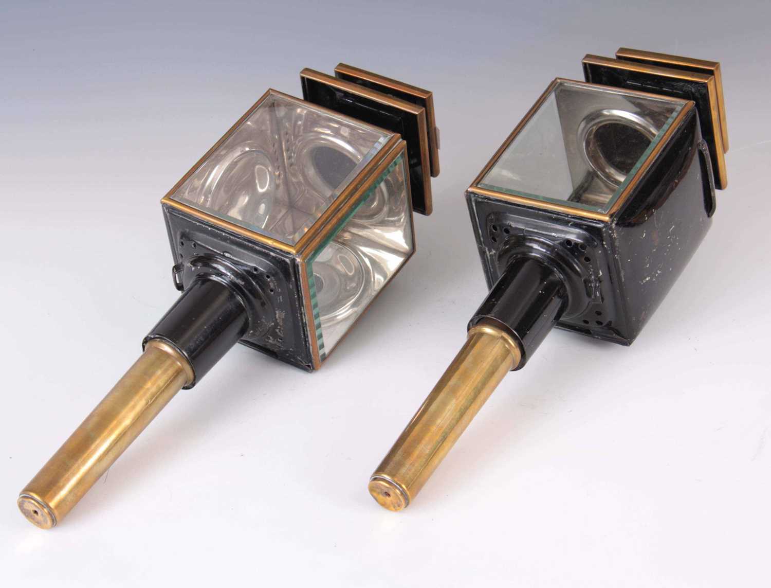 Lot 281 - A PAIR OF BRASS AND STEEL OIL FILLED COACH...