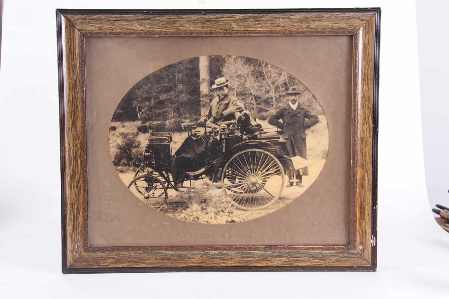 Lot 291 - A LARGE EARLY 20th CENTURY OVAL PHOTOGRAPHIC...