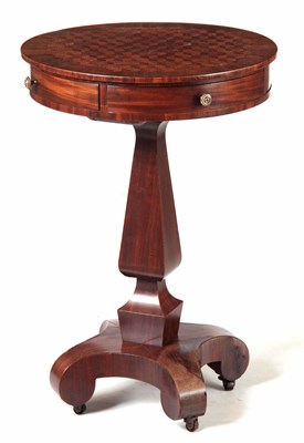 Lot 722 - A SMALL MID 19TH CENTURY MAHOGANY CIRCULAR...