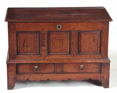 Lot 669 - AN EARLY 18TH CENTURY WELSH OAK COFFER BACH...