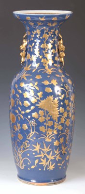 Lot 89 - A LARGE LATE 19th CENTURY CHINESE VASE having...