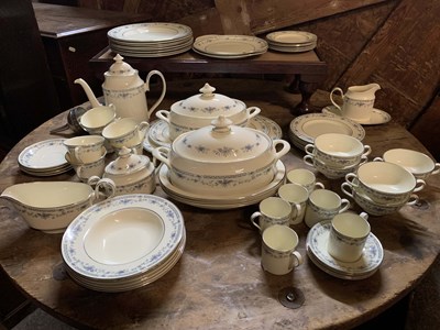 Lot 116 - AN EXTENSIVE BELLEMEADE MINTON BONE CHINA...