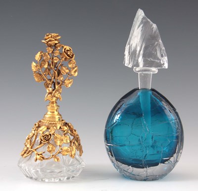 Lot 24 - A LATE 20TH CENTURY BLUE ART GLASS SCENT...