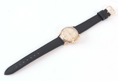 Lot 259 - AN ELGIN DELUXE ROLLED GOLD WRIST WATCH with a...