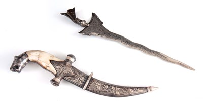 Lot 269 - AN INDIAN BIDRI DAGGER AND A CHINESE KRIS...