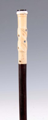 Lot 282 - A LATE 19TH CENTURY GENTLEMANS WALKING CANE...