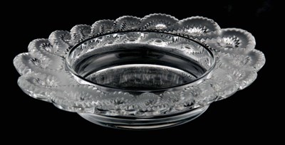 Lot 33 - LALIQUE FRANCE, A 20TH CENTURY GLASS OVAL...
