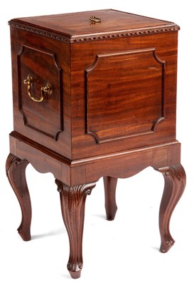 Lot 926 - A FINE GEORGE III FLAMED MAHOGANY CHIPPENDALE...