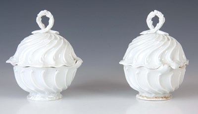 Lot 94 - A PAIR OF 19TH CENTURY MEISSEN PORCELAIN...