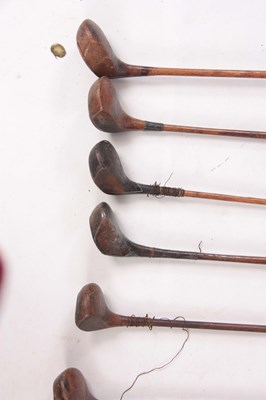 Lot 319 - A SELECTION OF 15 ANTIQUE GOLF CLUBS...