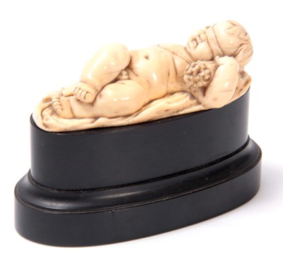 Lot 335 - AN 18th CENTURY FRENCH CARVED IVORY SCULPTURE...