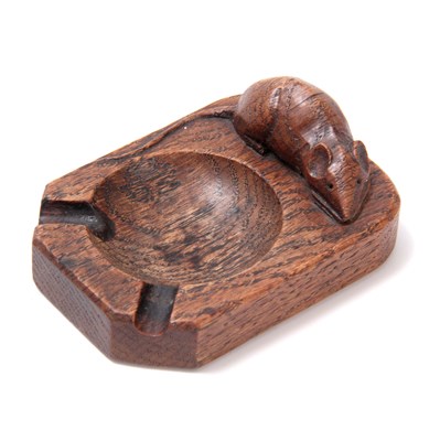 Lot 642 - A ROBERT "MOUSEMAN" THOMSON OAK ASHTRAY 10cm...